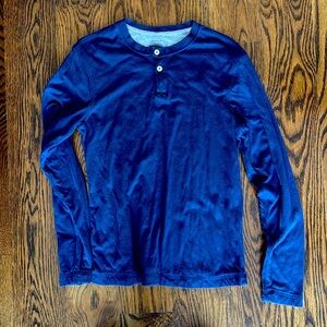 Old Navy Men’s Henley Shirt in Small